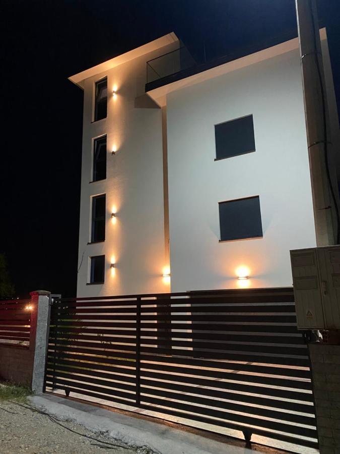 A. Montenegro Apartment Dobra Voda Bagian luar foto