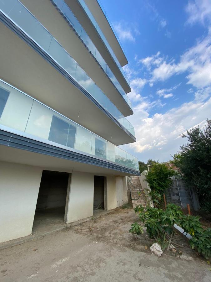 A. Montenegro Apartment Dobra Voda Bagian luar foto
